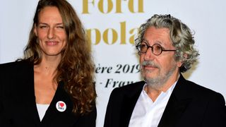 “C’est la dernière question personnelle” : Alain Chabat se confie comme rarement sur sa femme Tiara, d’origine finlandaise