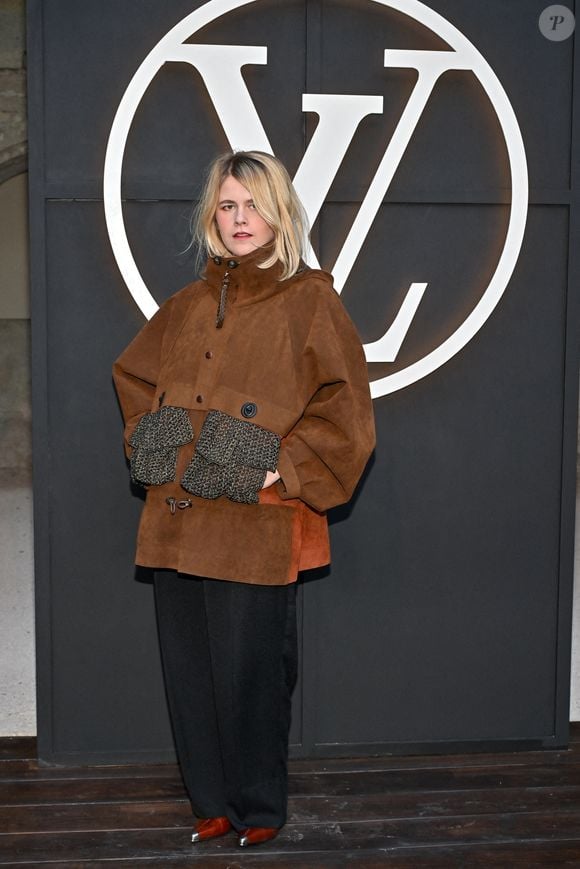 Zaho de Sagazan assiste au défilé de mode Louis Vuitton Croisière 2026 au Palais des Papes, à Avignon, en France, le 22 mai 2025. Photo par Julien Reynaud/APS-Medias/ABACAPRESS.COM