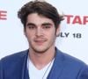 D’après TMZ, il aurait mis fin à ses jours.

RJ Mitte - Première de « Sex tape » au théâtre « The Regency Village » à Westwood, le 10 juillet 2014 FAMEFLYNET / BESTIMAGE