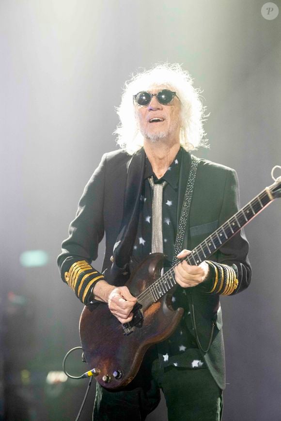 Louis Bertignac sur la scène du concert solidaire pour les enfants de la guerre "Ensemble à l'Olympia" à Paris présenté par EliseCare le 10 février 2025.

© Jack Tribeca / Pierre Perusseau / Bestimage