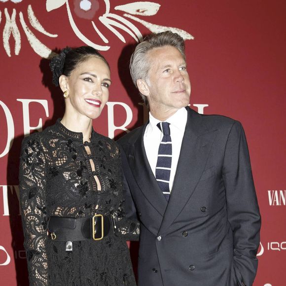Ce week-end, le prince Emmanuel‑Philibert de Savoie et sa compagne Adriana ont assisté à une soirée au palazzo de la famille Ruspoli à Rome.

Le prince Emmanuel-Philibert de Savoie et sa compagne Adriana Abascal lors d'un photocall à Séville.
Cordon / Bestimage