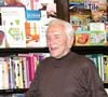 Kirk Douglas a marqué l'histoire du cinéma avec des films cultes comme Spartacus et Les Sentiers de la gloire.

Kirk Douglas lors d'une séance de dédicaces de son livre Let's Face It dans une librairie Barnes & Noble à Los Angeles. JUAN RICO / FAME PICTURES / BESTIMAGE