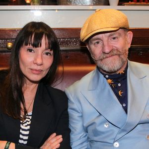Agnès Michaux, Mathias Malzieu - Personnalités aux Deux Magots pour la 3ème édition du salon du livre à Saint-Germain-des-Prés "Des pages avant la plage" à Paris le 6 juin 2026

© Philippe Baldini / Bestimage