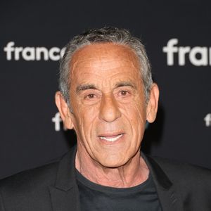Thierry Ardisson au photocall pour la conférence de presse de rentrée de France TV à la Grande Halle de la Villette à Paris, France, le 11 juillet 2023.

© Coadic Guirec/Bestimage