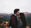 Notre cerveau a tendance à accentuer les ressemblances entre personnes que nous savons être en couple.

Photo by Nathan McBride / Unsplash