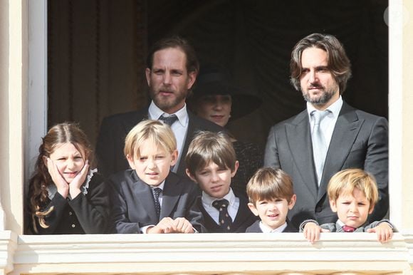 Andrea Casiraghi, Tatiana Santo Domingo, Charlotte Casiraghi, India Casiraghi, Stefano Casiraghi, Raphaël Elmaleh, Francesco Casiraghi assistent au défilé sur le balcon du palais lors de la célébration de la Fête Nationale le 19 novembre 2022 à Monaco Ville, Principauté de Monaco. Photo Marco Piovanotto/IPA/ABACAPRESS.COM