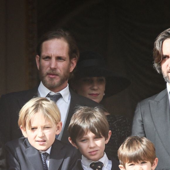 Andrea Casiraghi, Tatiana Santo Domingo, Charlotte Casiraghi, India Casiraghi, Stefano Casiraghi, Raphaël Elmaleh, Francesco Casiraghi assistent au défilé sur le balcon du palais lors de la célébration de la Fête Nationale le 19 novembre 2022 à Monaco Ville, Principauté de Monaco. Photo Marco Piovanotto/IPA/ABACAPRESS.COM