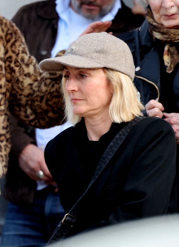 Camille Chamoux, l'actrice et amie très proche de Camille Cottin était également présente.

 Camille Chamoux aux obsèques de Juliette Cottin en présence au funérarium du Père Lachaise, à Paris, le 26 avril 2025.

Photo : Jacovides-Moreau / Bestimage