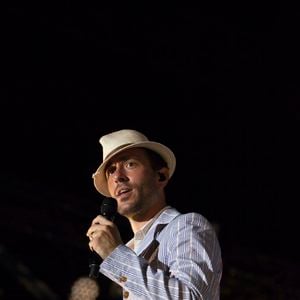 Charlie Winston en concert lors du festival "Les Nuits du Sud" à Vence. Le 16 juillet 2015. Photo par JLPPA / Bestimage