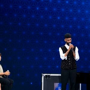 Exclusif - Matthew pour Michèle Torr pour les surprises lors de l'enregistrement de l'émission "La Boîte à secrets", présentée par F.Bollaert et diffusée le 3 octobre 2025 sur France 3, dans les studios du Lendit à Saint-Denis, Seine Saint-Denis, France, le 9 septembre 2025. © Pierre Perusseau/Bestimage