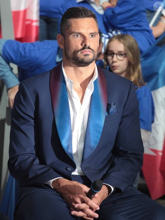 Info - Le nageur Florent Manaudou fera fin mars ses débuts comme tête d'affiche d'une série télévisée, la comédie policière "A priori" sur France 3 - Info - Florent Manaudou au casting de l'émission Danse avec les Stars sur TF1 - Les porte-drapeaux pour les Jeux Olympiques et Paralympiques de Paris 2024 au Journal télévisé de France 2 en présence de Florent Manaudou à Paris, France, le 12 juillet 2024. © Jonathan Rebboah /Panoramic/Bestimage