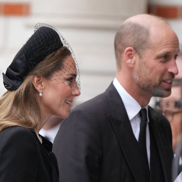 Douze jours après son décès, la famille royale britannique s'est donnée rendez-vous à la cathédrale de Westminster pour assister à ses obsèques. A l'instar de Kate Middleton et du prince William. 

Le prince William, prince de Galles, et Catherine (Kate) Middleton, princesse de Galles - Les membres de la famille royale assistent aux funérailles de la duchesse de Kent, à la cathédrale de Westminster, à Londres, au Royaume-Uni, le 16 septembre 2025. © Julien Burton / Bestimage