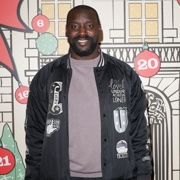 Ladji Doucouré lors de l'ouverture d'un pop-up éphémère Star Academy inspiré du château de Dammarie-les-Lys dans le quartier de la République à Paris baptisé "L'appart de Noël" le 17 décembre 2025.
© Coadic Guirec / Bestimage