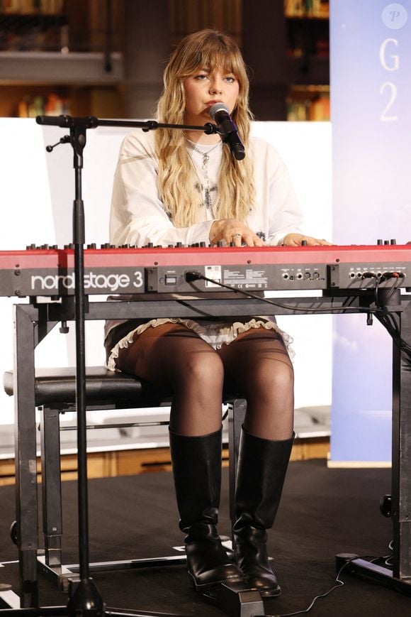 La chanteuse a interrompu un concert en raison d'un malaise

Louane assiste au Gala Make a Wish à Paris, France, le 08 décembre 2025. Photo by Jerome Domine/ABACAPRESS.COM