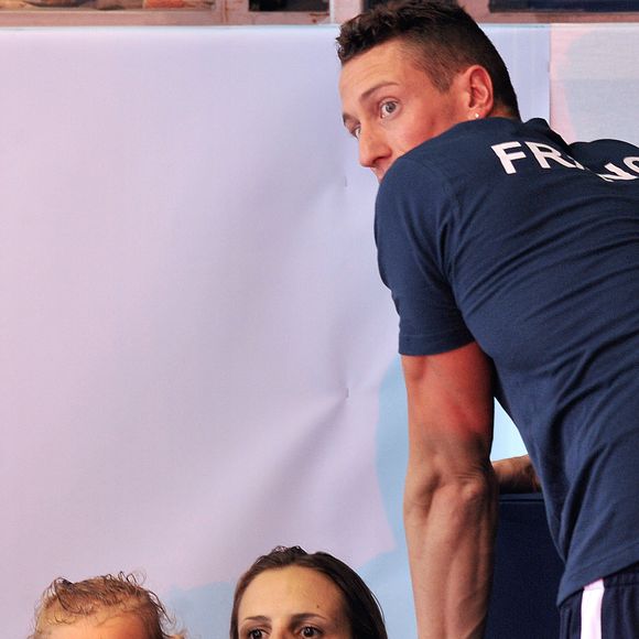 Laure Manaudou, Frederick Bousquet et leur fille Manon - Laure Manaudou s'est offert sa première medaille internationale depuis quatre ans en remportant l'argent sur le 100 m dos à l'Euro-2012 en petit bassin.
Chartres, le 23 novembre 2012