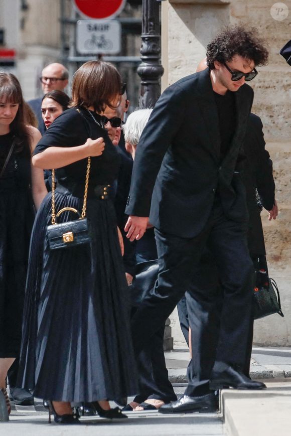 Manon Ardisson - Arrivées aux obsèques de Thierry Ardisson en l’église Saint-Roch de Paris, France, le 17 juillet 2025. © Clovis-Jacovides/Bestimage
