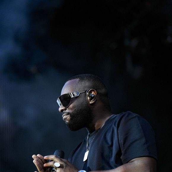 Gims a aussi mangé au restaurant du Plaza Athénée le soir de sa mise en examen.

Gims en concert au festival le Printemps de Pérouges au Château de Saint-Maurice-de-Rémens (01) le 27/06/25. Photo Sandrine Thesillat / PsNewZ