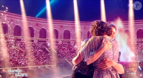 Notamment au moment où Laure Manaudou a enlacé avec force et sincérité Christian Millette

Danse avec les stars : Elsa Bois perd ses moyens face à Laure Manaudou lors du premier prime de la saison - capture d'écran TF1