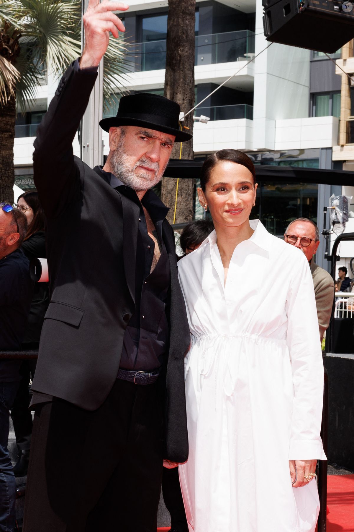 Photo Eric Cantona Et Sa Femme Rachida Brakni Mont e Des Marches Du photo-eric-cantona-et-sa-femme-rachida-brakni-mont-e-des-marches-du