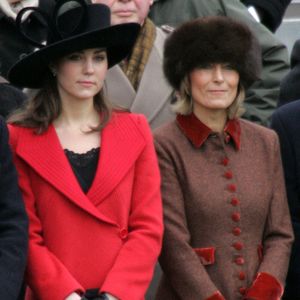 La petite amie du prince William, Kate Middleton (g), et sa mère Carole, sur le terrain de parade du Collège militaire royal de Sandhurst, pour le défilé du souverain d'aujourd'hui. Photo by PA Photos/ABACAPRESS.COM