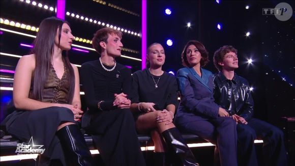 Ambre, Victor, Léa, Karima Charni et Bastiaan lors du prime de la "Star Academy" le 17 janvier 2026 sur TF1.