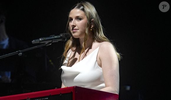 Entre Héléna et Pierre Garnier de la "Star Academy", les rumeurs de couple ont couru
Héléna Bailly lors du concert de la Star Academy à Lyon. Photo Sandrine Thesillat / Panoramic