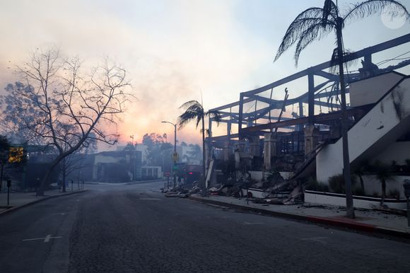 Illustrations des incendies qui ravagent le quartier de Pacific Palisades à Los Angeles, le 8 janvier 2025. © Fernando Allende/Broadimage/Bestimage
