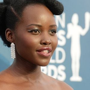 Lupita Nyong'o à la 26ème cérémonie annuelle des "Screen Actors Guild Awards" ("SAG Awards") au "Shrine Auditorium" à Los Angeles, le 19 janvier 2020.