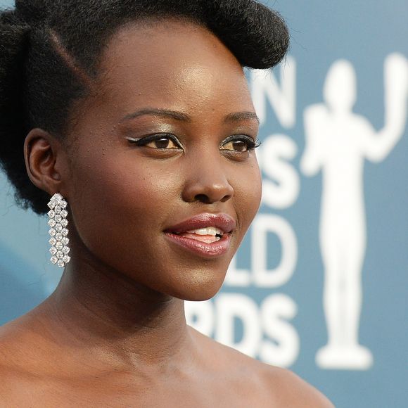 Lupita Nyong'o à la 26ème cérémonie annuelle des "Screen Actors Guild Awards" ("SAG Awards") au "Shrine Auditorium" à Los Angeles, le 19 janvier 2020.