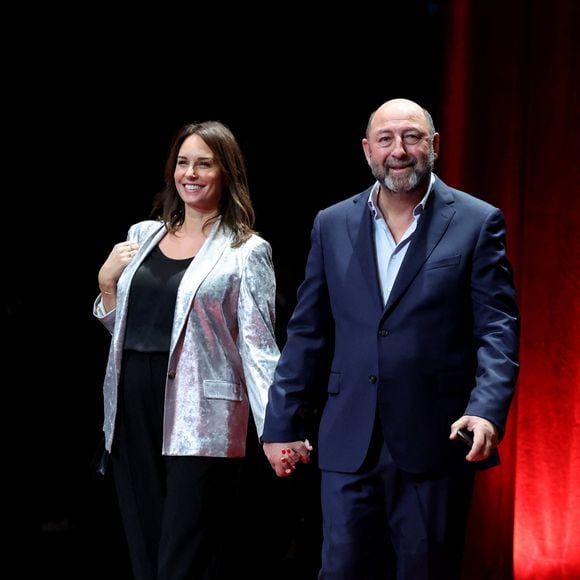 Kad Merad et sa femme Julia Vignali - Cérémonie d'ouverture du 17ème Festival Lumière à la Halle Tony Garnier à Lyon, le 11 octobre 2025. © Dominique Jacovides / Bestimage