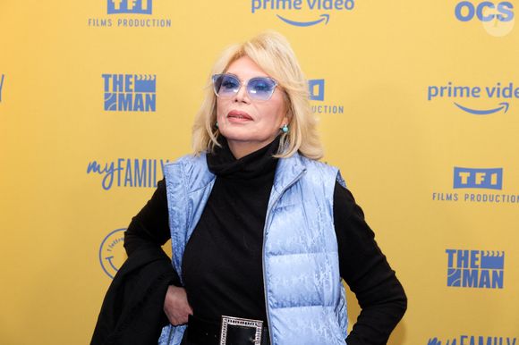 Amanda Lear - Avant première du film "Maison de retraite 2 " au cinéma Le Grand Rex à Paris le 13 Février 2024. © Rubens Hazon/Bestimage