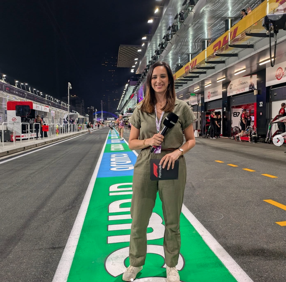 "39 ans et demi, et un enfant et demi", a-t-elle ainsi écrit tout en affichant son baby-bump

La journaliste sportive de Canal+ Charlotte Gabas sur Instagram en 2025.
Crédit : Instagram/chagabas