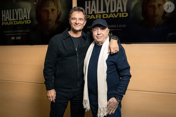 Exclusif - David Hallyday et Michel Mallory lors de la projection du film documentaire "Hallyday par David" dans les locaux de la chaîne de télévision française M6 à Paris, France le 1er décembre 2025. Première du documentaire "Hallyday par David" qui sera diffusé le mercredi 10 décembre à 21h10 sur M6. En présence de David Hallyday et de sa famille.. Photo par Alexis Jumeau/ABACAPRESS.COM