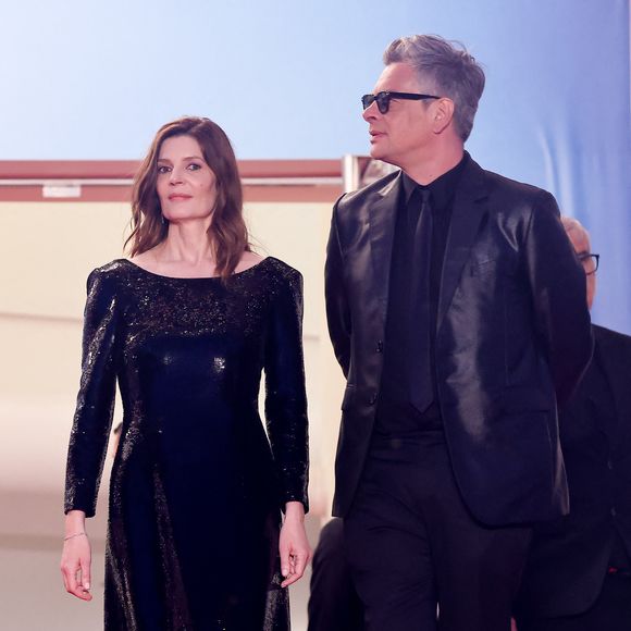 Chiara Mastroianni, Benjamin Biolay - Descente des marches du film " Marcello Mio " lors du 77ème Festival International du Film de Cannes, au Palais des Festivals à Cannes. Le 21 mai 2024
© Jacovides-Moreau / Bestimage