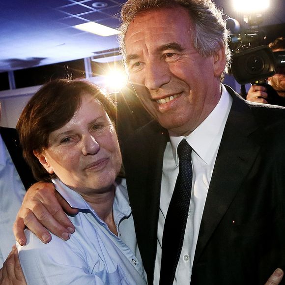 François Bayrou est mariée depuis très longtemps à Elisabeth
Archive - François Bayrou, président du Modem, fête en compagnie de sa femme Elisabeth sa victoire à l'élection municipale de Pau, France. © Patrick Bernard/Bestimage