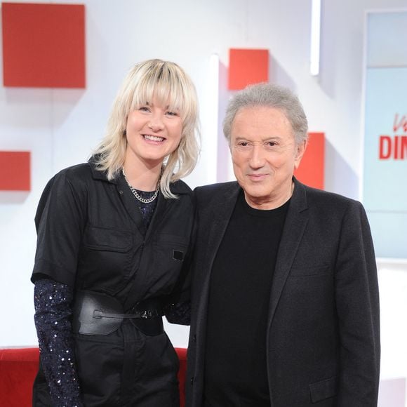 Exclusif - La chanteuse Suisse Stéphane et Michel Drucker - Enregistrement de l'émission "Vivement dimanche" au studio Rive Gauche, presentée par Michel Drucker . Diffusion sur France 3 le  16/02/2025. © Guillaume Gaffiot/Bestimage