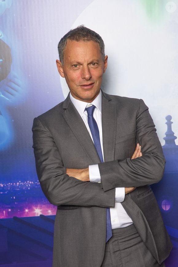 Marc-Olivier Fogiel au potocall de la soirée du 6ème Gala caritatif de l'Institut Rafaël à Paris, le 12 novembre 2024. © Erez Lichtfeld / Bestimage