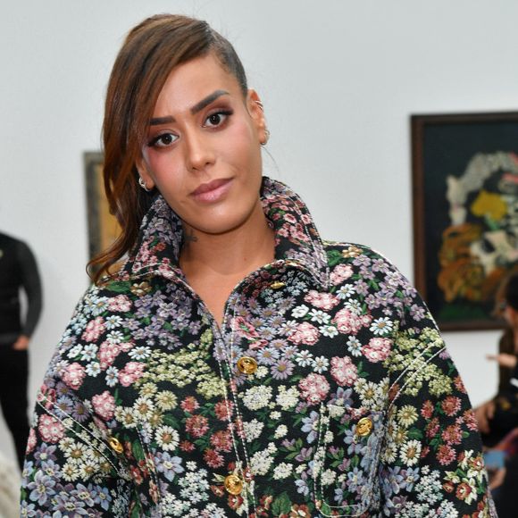 Amel Bent au front row du défilé de mode Giambattista Valli lors de la la Fashion Week printemps/été 2022 à Paris, France, le 4 octobre 2021. © Veeren Ramsamy-Christophe Clovis/Bestimage