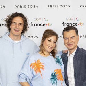 Et se souvient de son enfance passée ici.

Paul de Saint Sernin, Léa Salamé et Laurent Luyat lors de la présentation des journalistes et chroniqueurs de France Télévisions pour les Jeux Olympiques 2024 au musée de l'Homme à Paris, le 11 juin 2024.
Pierre Perusseau / Bestimage
