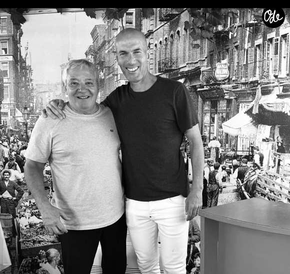 Zinedine Zidane au "Mamo Michelangelo", restaurant d'Antibes prisé par les stars @Facebook