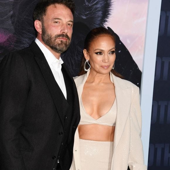 Ben Affleck et sa femme Jennifer Lopez au photocall de la première du film "The Mother" au Westwood Regency Village Theater à Los Angeles, Californie, Etats-Unis, lle 10 mai 2023. Photo by Backgrid USA / Bestimage