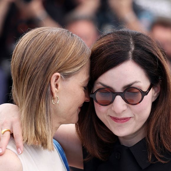 Jodie Foster et Rebecca Zlotowski au photocall du film "Vie Privée" lors du 78ème Festival International du Film de Cannes, au Palais des Festivals à Cannes, France, le 21 mai 2025. © Jacovides-Moreau/Bestimage