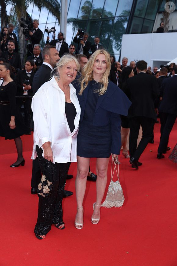 Charlotte de Turckheim et Julia Piaton assistent au tapis rouge de "La Venue De L'avenir" (Colours Of Time) lors du 78ème Festival de Cannes au Palais des Festivals le 22 mai 2025 à Cannes, France. Photo by Jerome Domine/ABACAPRESS.COM