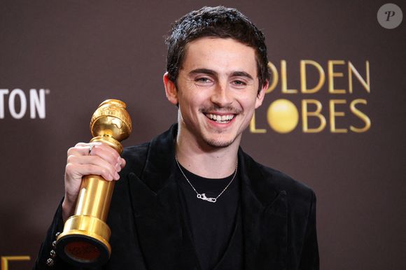 C’est sur les hauteurs de cette commune de 2 500 habitants que se dresse cette demeure mitoyenne, "au bout d’un chemin peu fréquenté".

Timothee Chalamet, lauréat du prix de la meilleure performance masculine dans un film - musical ou de comédie pour 'Marty Supreme' pose dans la salle de presse lors de la 83e cérémonie annuelle des Golden Globe Awards qui s'est tenue à l'hôtel Beverly Hilton le 11 janvier 2026 à Beverly Hills, Los Angeles, Californie, États-Unis. Photo par Xavier Collin/Image Press Agency/ABACAPRESS.COM
