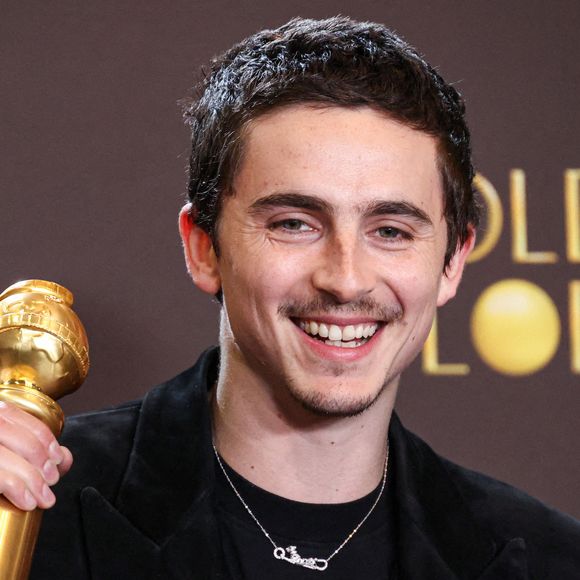 C’est sur les hauteurs de cette commune de 2 500 habitants que se dresse cette demeure mitoyenne, "au bout d’un chemin peu fréquenté".

Timothee Chalamet, lauréat du prix de la meilleure performance masculine dans un film - musical ou de comédie pour 'Marty Supreme' pose dans la salle de presse lors de la 83e cérémonie annuelle des Golden Globe Awards qui s'est tenue à l'hôtel Beverly Hilton le 11 janvier 2026 à Beverly Hills, Los Angeles, Californie, États-Unis. Photo par Xavier Collin/Image Press Agency/ABACAPRESS.COM