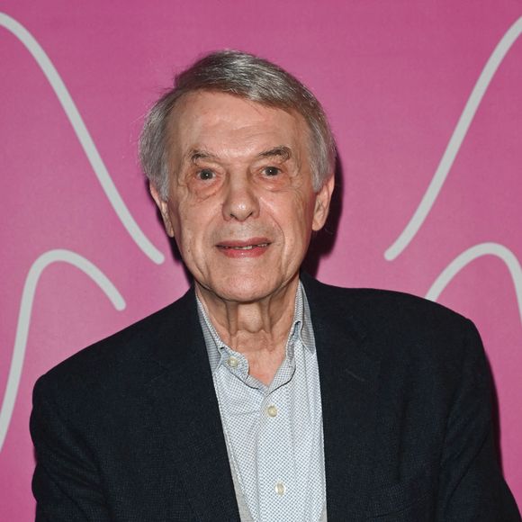 Exclusif - Salvatore Adamo - Backstage - Enregistrement de l'émission "Tout le monde chante contre le cancer, les stars relèvent le défi" dans le cadre du gala de l'association "Tout le monde chante contre le cancer" présentée par J.Anthony au Dôme de Paris © Coadic Guirec-Christophe Clovis / Bestimage
