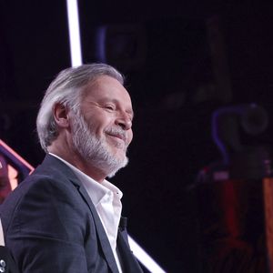 Exclusif - Valérie Benaim, Jean-Michel Maire, sur le plateau de l’émission « TPMP » présentée par C.Hanouna et diffusée en direct sur Youtube et sur toutes les box (SFR, FREE, Bouygues, MyCanal etc), Paris, France, le 10 mars 2025. © Jack Tribeca / Bestimage