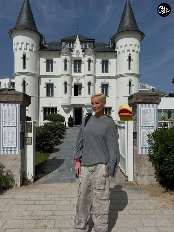 Le centre propose plusieurs cures thalasso, allant de la Cure Liberté à la Cure Massages du Monde.

Adriana Karembeu a profité d'un séjour incroyable au Château des Tourelles. Capture d'écran Instagram