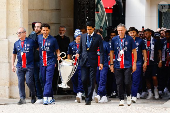 Nasser AL-KHELAIFI Président du Paris Saint-Germain et MARQUINHOS du Paris Saint-Germain , Luis ENRIQUE entraîneur principal du Paris Saint-Germain , Luis campos et l'équipe lors des célébrations du Paris Saint-Germain au Palais de l'Elysee le 1er juin 2025 à Paris, France. (Photo by Loic Baratoux/Icon Sport/ABACAPRESS.COM)