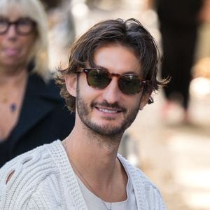 Pierre Niney - Arrivées au défilé Lacoste Collection Femme Prêt-à-Porter Printemps/Eté 2026 lors de la Fashion Week de Paris (PFW). © Florian Lavielle/Bestimage